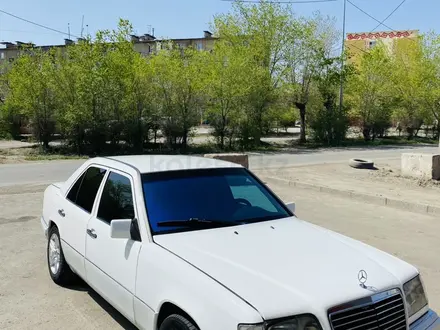 Mercedes-Benz E 280 1993 года за 2 800 000 тг. в Караганда – фото 6