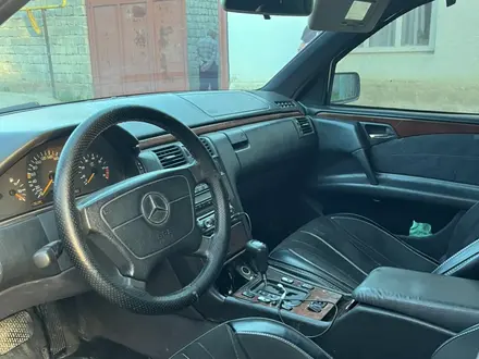 Mercedes-Benz E 230 1997 года за 2 150 000 тг. в Шымкент – фото 3