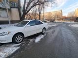 Toyota Camry 2005 года за 5 900 000 тг. в Усть-Каменогорск – фото 2