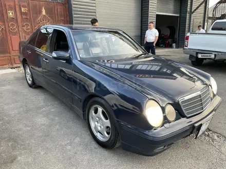 Mercedes-Benz E 320 2001 года за 3 500 000 тг. в Шымкент – фото 3