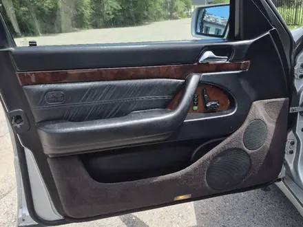 Mercedes-Benz S 320 1998 года за 3 200 000 тг. в Алматы – фото 16