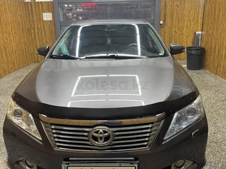 Toyota Camry 2013 года за 7 870 079 тг. в Усть-Каменогорск – фото 2