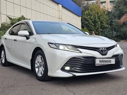 Toyota Camry 2020 года за 13 200 000 тг. в Шымкент – фото 3