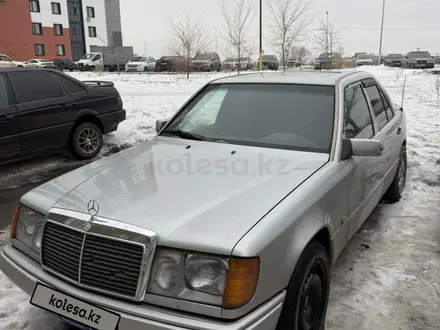 Mercedes-Benz E 300 1992 года за 900 000 тг. в Караганда – фото 2