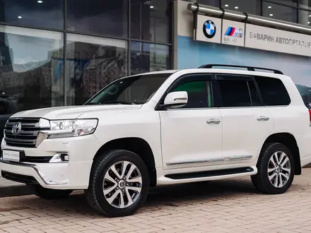 Toyota Land Cruiser 2016 года за 32 900 000 тг. в Астана