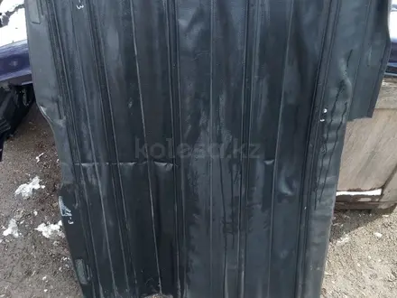 Полка багажника Фольксваген Гольф4 за 1 000 тг. в Алматы