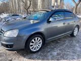 Volkswagen Jetta 2010 годаүшін3 600 000 тг. в Астана – фото 2