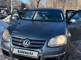 Volkswagen Jetta 2010 года за 3 600 000 тг. в Астана – фото 3