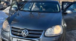 Volkswagen Jetta 2010 года за 3 600 000 тг. в Астана – фото 3