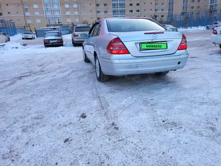 Mercedes-Benz E 240 2002 года за 3 900 000 тг. в Астана – фото 2