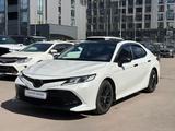 Toyota Camry 2019 года за 11 600 000 тг. в Астана