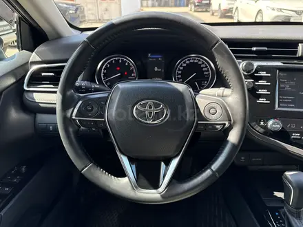Toyota Camry 2019 года за 11 100 000 тг. в Астана – фото 13
