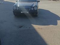 Mercedes-Benz E 200 1996 года за 2 100 000 тг. в Караганда