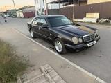 Mercedes-Benz E 230 1996 годаүшін2 300 000 тг. в Жезказган – фото 4