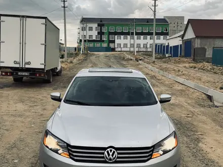 Volkswagen Passat 2013 года за 4 700 000 тг. в Атырау – фото 4