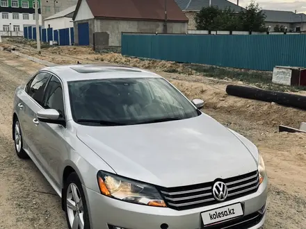 Volkswagen Passat 2013 года за 4 700 000 тг. в Атырау – фото 5