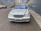 Mercedes-Benz C 240 2004 года за 3 500 000 тг. в Караганда