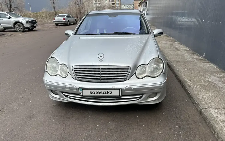 Mercedes-Benz C 240 2004 года за 3 200 000 тг. в Караганда