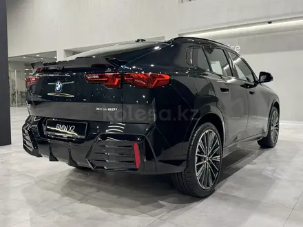 BMW X2 XDrive 20i 2025 года за 35 255 521 тг. в Шымкент – фото 6