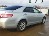 Toyota Camry 2011 года за 6 620 000 тг. в Актобе – фото 2