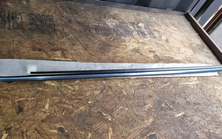 Молдинг дверь крышка багажника замок 4Runner 215 285 за 30 000 тг. в Алматы