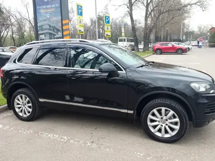 Volkswagen Touareg 2011 года за 11 500 000 тг. в Алматы – фото 4