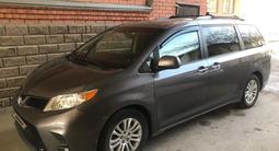 Toyota Sienna 2013 года за 7 300 000 тг. в Астана