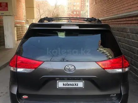 Toyota Sienna 2013 года за 9 500 000 тг. в Астана – фото 8