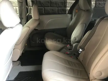 Toyota Sienna 2013 года за 9 500 000 тг. в Астана – фото 23