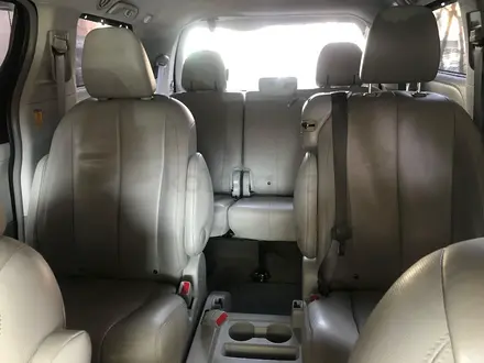 Toyota Sienna 2013 года за 9 500 000 тг. в Астана – фото 24