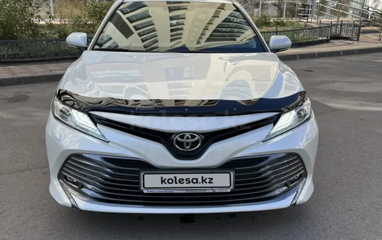 Toyota Camry 2019 года за 19 000 000 тг. в Астана