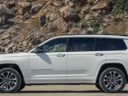 Jeep Grand Cherokee Overland 2023 года за 39 990 000 тг. в Алматы