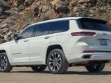 Jeep Grand Cherokee Overland 2023 года за 41 990 000 тг. в Алматы – фото 3