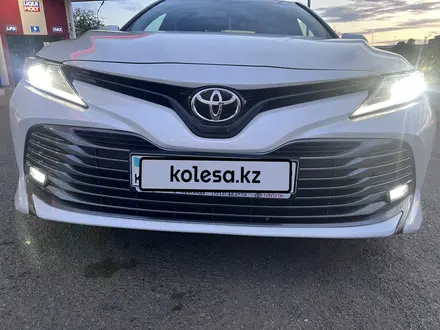 Toyota Camry 2019 года за 11 500 000 тг. в Караганда – фото 19