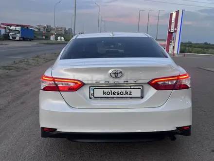 Toyota Camry 2019 года за 11 500 000 тг. в Караганда – фото 4