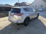 Toyota RAV4 2018 года за 11 000 000 тг. в Атырау – фото 4
