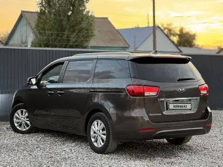 Kia Sedona 2015 года за 13 500 000 тг. в Актобе – фото 4