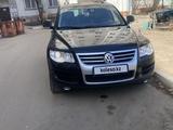 Volkswagen Touareg 2007 года за 6 300 000 тг. в Павлодар – фото 2