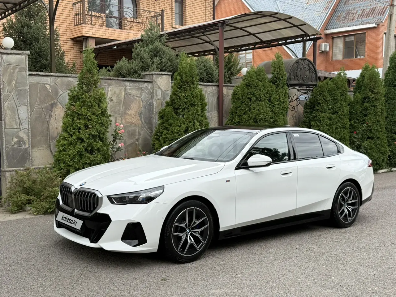 BMW 5 Series, 2024