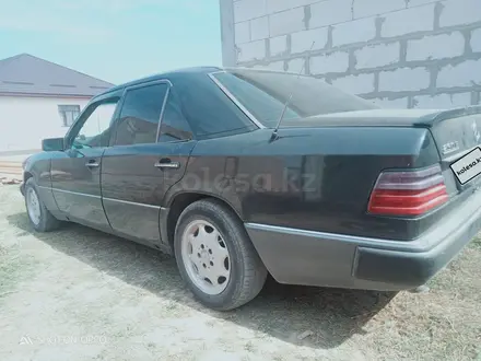 Mercedes-Benz E 230 1991 года за 2 800 000 тг. в Алматы – фото 4