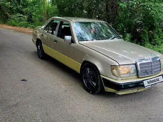 Mercedes-Benz E 260