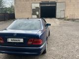 Mercedes-Benz E 230 1998 года за 2 800 000 тг. в Караганда – фото 3