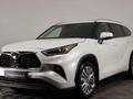 Toyota Highlander 2022 года за 31 500 000 тг. в Астана