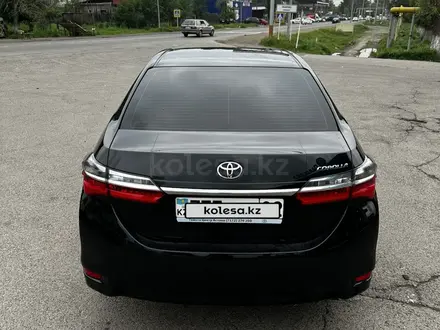 Toyota Corolla 2018 года за 8 900 000 тг. в Алматы – фото 2