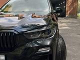 BMW X5 2019 года за 28 500 000 тг. в Усть-Каменогорск – фото 2