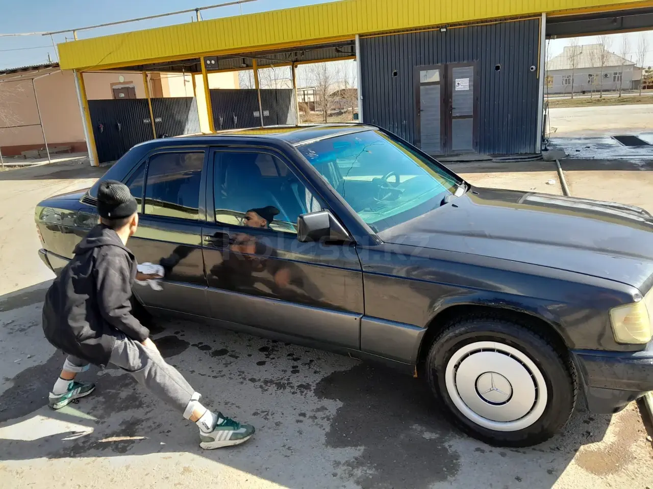 Mercedes-Benz 190, 1992