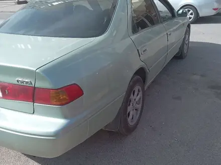 Toyota Camry 2000 года за 3 300 000 тг. в Шымкент – фото 3