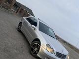 Mercedes-Benz C 200 2001 годаfor3 500 000 тг. в Караганда