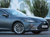 Lexus ES 300h 2023 года за 25 500 000 тг. в Туркестан