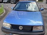 Volkswagen Vento 1993 года за 1 350 000 тг. в Астана – фото 2